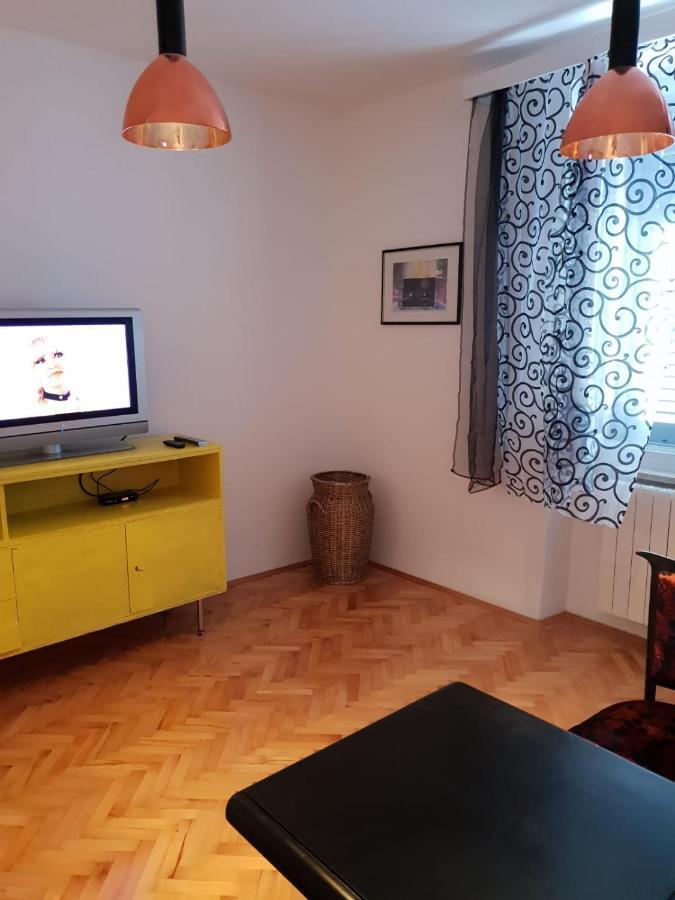 Apartman Pem Pula Eksteriør billede